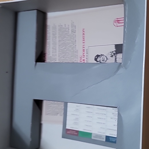 Trivial Pursuit Vintage 1983 Baby Bomber Edition Board Game - Picture 13 of 16